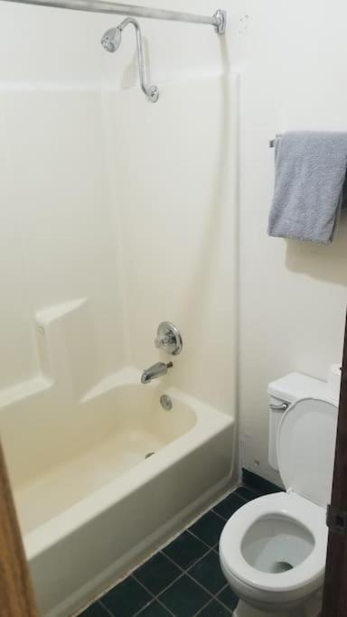 2 Queen Beds 106 Wi-fi Apartment Stillwater